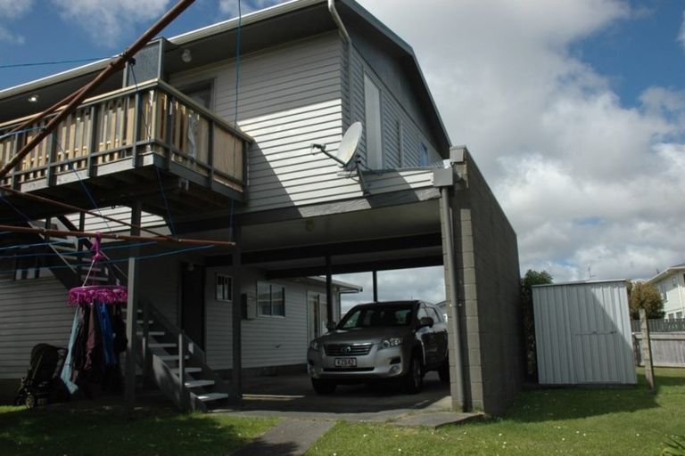 Photo of property in 2/23 Maple Grove, Maungaraki, Lower Hutt, 5010