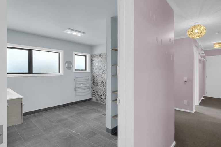 Photo of property in 11 Poutama Place, Tawhero, Whanganui, 4501