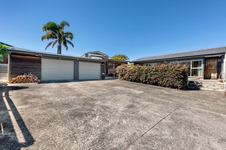 Photo of property in 6 Fielding Crescent, Farm Cove, Auckland, 2012