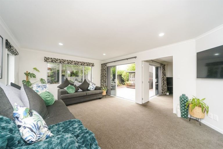 Photo of property in 7a Awatea Terrace, Hokowhitu, Palmerston North, 4410