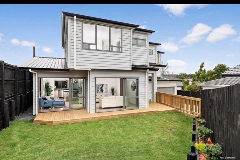 Photo of property in 24a Styca Place, Sunnyvale, Auckland, 0612