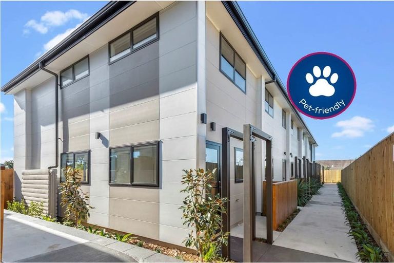 Photo of property in 5/137 Tirimoana Road, Te Atatu South, Auckland, 0602