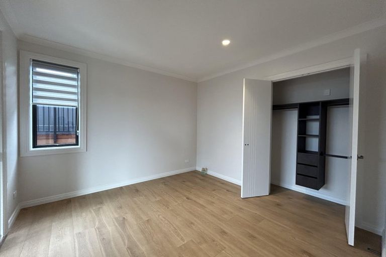 Photo of property in 19 Kerekin Drive, Oteha, Auckland, 0632