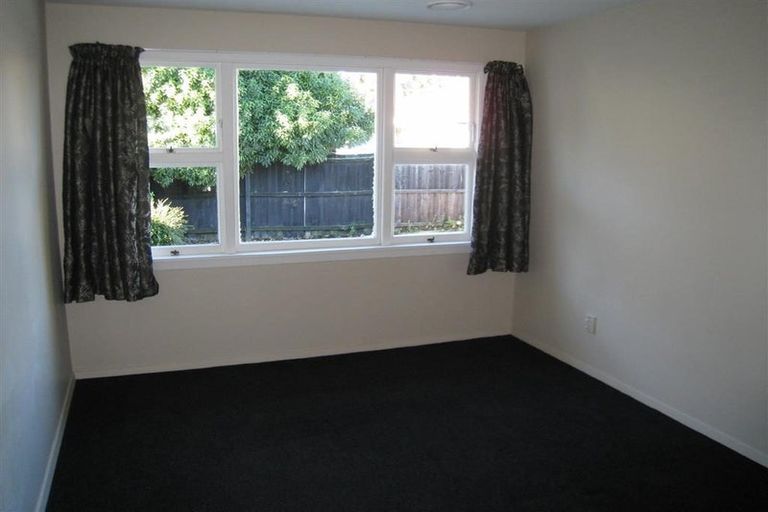 Photo of property in 2/4 Kyeburn Place, Avonhead, Christchurch, 8042