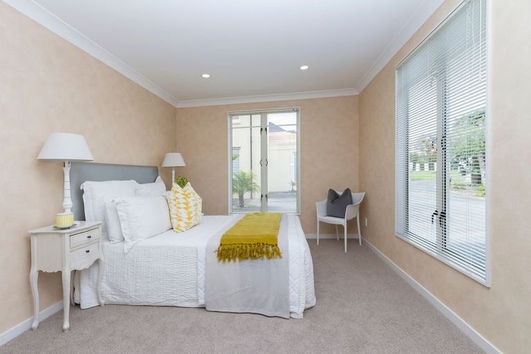 Photo of property in 13 Haven Crest, Somerville, Auckland, 2014