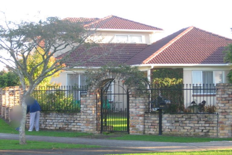 Photo of property in 2/15 Hamilton Road, Papatoetoe, Auckland, 2025