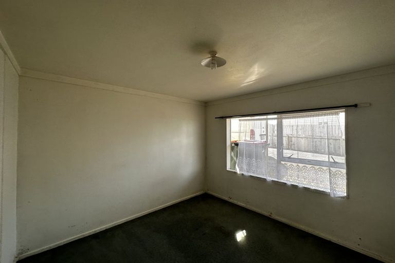 Photo of property in 108a Royal Road, Massey, Auckland, 0614