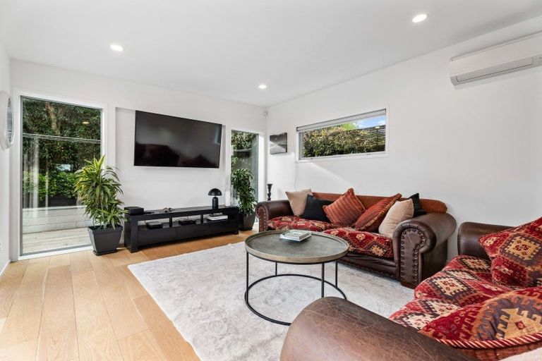 Photo of property in 50 Ngataringa Road, Devonport, Auckland, 0624