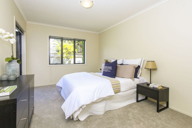 Photo of property in 29 Vinograd Drive, Te Atatu Peninsula, Auckland, 0610