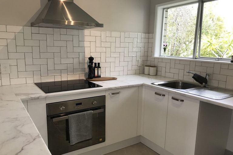 Photo of property in 3/200 Te Atatu Road, Te Atatu South, Auckland, 0610