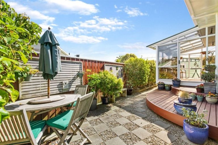 Photo of property in 1 Jay Street, Paparangi, Wellington, 6037