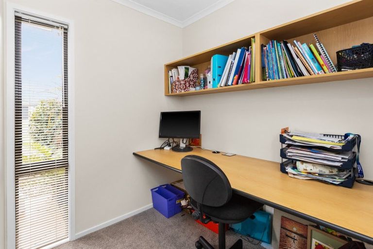 Photo of property in 27 Palmbrook Avenue, Havelock North, 4130