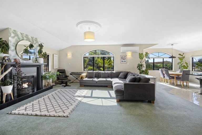 Photo of property in 4 Willow Place, Whalers Gate, New Plymouth, 4310