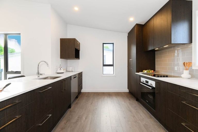 Photo of property in 18b Arataki Views Way, Glen Eden, Auckland, 0602