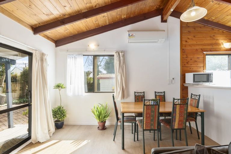 Photo of property in 2/391 West Coast Road, Glen Eden, Auckland, 0602