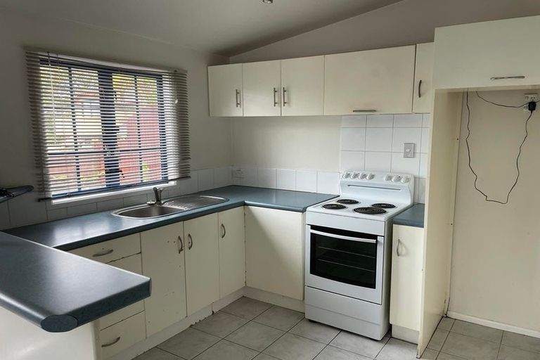 Photo of property in 2/5 Akehurst Avenue, New Lynn, Auckland, 0600