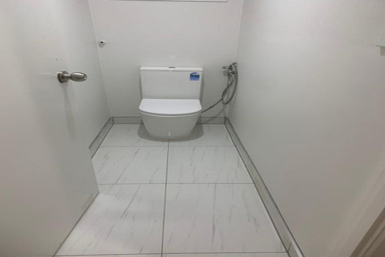 Photo of property in 8b Heathberry Close, Papatoetoe, Auckland, 2025