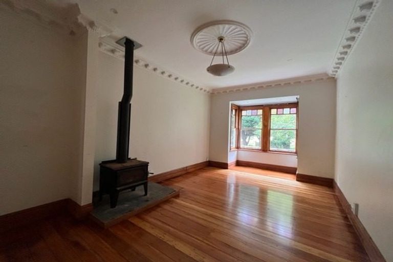 Photo of property in 140a Upper Fitzherbert Road, Wainuiomata, Lower Hutt, 5373