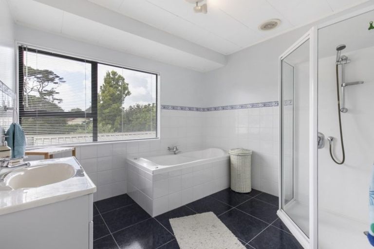 Photo of property in 23 Shadon Place, Stanmore Bay, Whangaparaoa, 0932
