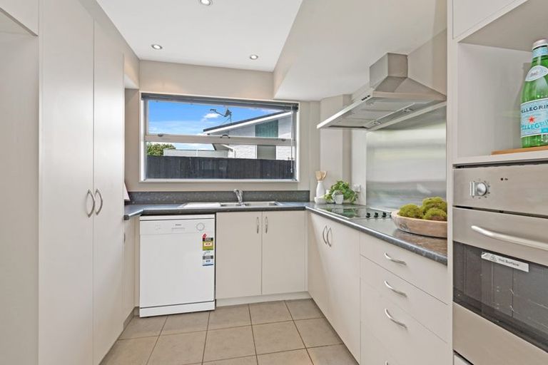 Photo of property in 30b Lyndon Street, Riccarton, Christchurch, 8041