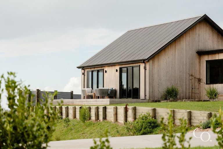 Photo of property in 42 Te Auhi Way, Welcome Bay, Tauranga, 3112