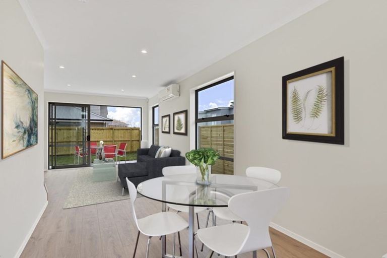 Photo of property in 2 Briddock Way, Swanson, Auckland, 0614
