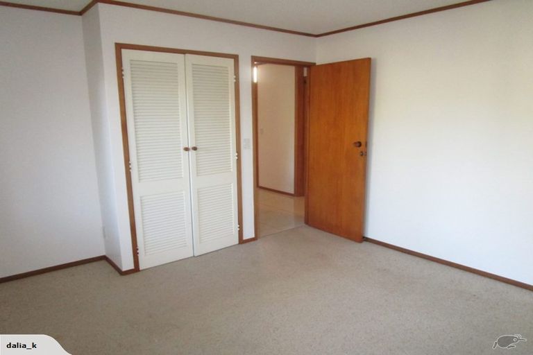 Photo of property in 2/8 Kaihu Street, Northcote, Auckland, 0627