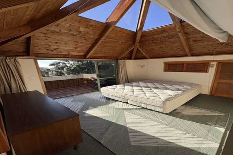 Photo of property in 15 Domain Crescent, Muriwai, Waimauku, 0881