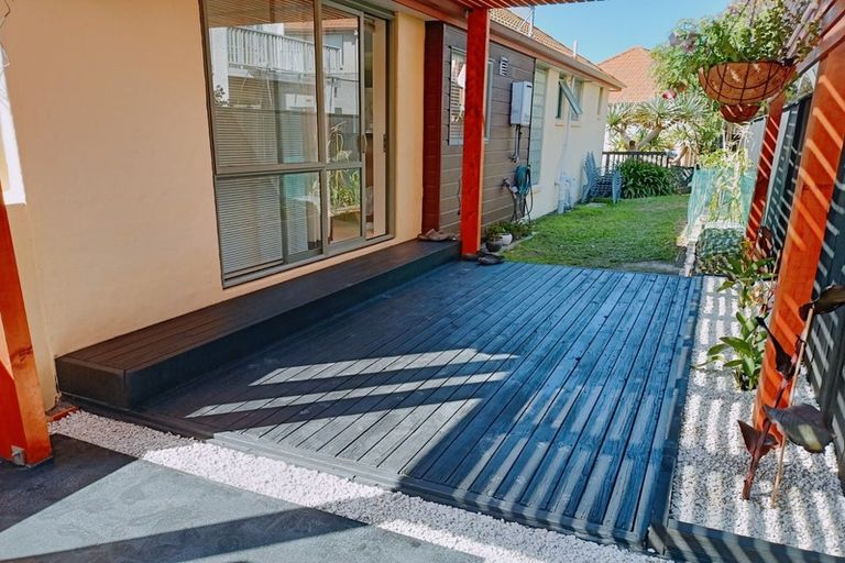 Photo of property in 11 Parkwood Crescent, Gulf Harbour, Whangaparaoa, 0930