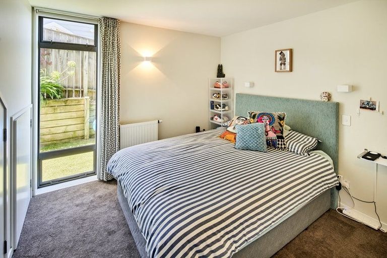 Photo of property in 196 The Esplanade, Island Bay, Wellington, 6023