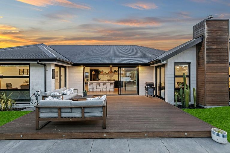 Photo of property in 32 Bronco Drive, Aidanfield, Christchurch, 8025