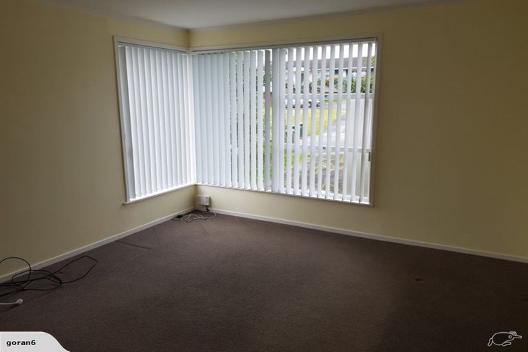 Photo of property in 2/198 Verbena Road, Birkdale, Auckland, 0626
