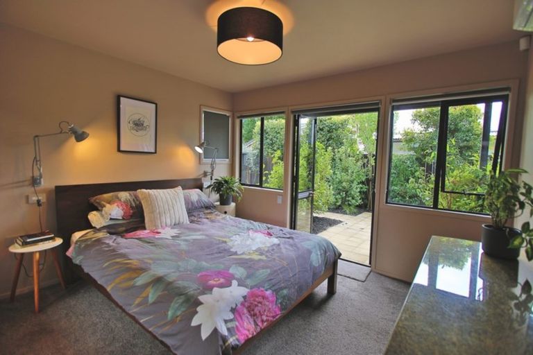 Photo of property in 5 St Michaels Avenue, Point Chevalier, Auckland, 1022