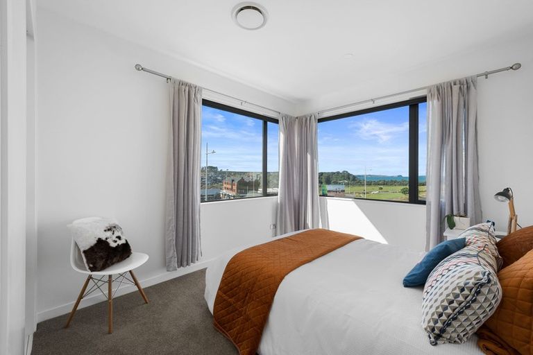 Photo of property in 78 Te Oneroa Way, Long Bay, Auckland, 0630