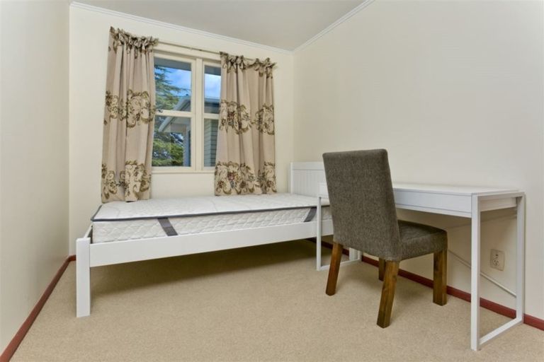 Photo of property in 40 Bond Crescent, Forrest Hill, Auckland, 0620