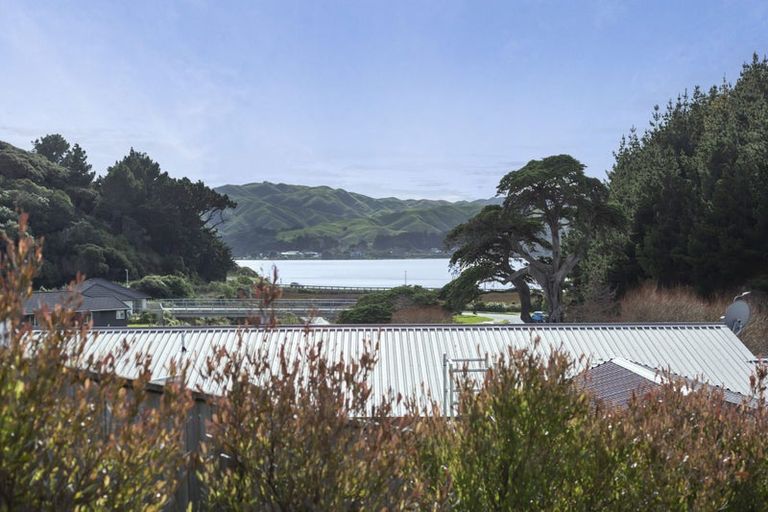 Photo of property in 3 Shoal Place, Whitby, Porirua, 5024