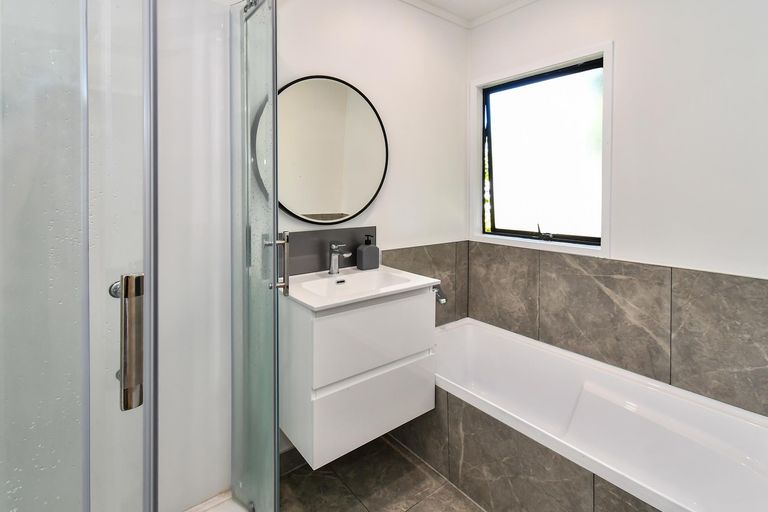 Photo of property in 129 Finlayson Avenue, Clendon Park, Auckland, 2103