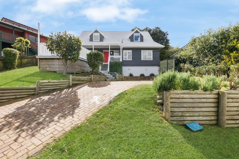 Photo of property in 72 Hadfield Street, Beach Haven, Auckland, 0626
