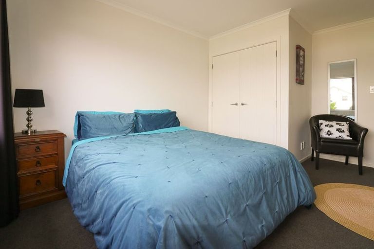 Photo of property in 1 Medallion Court, Kelvin Grove, Palmerston North, 4414