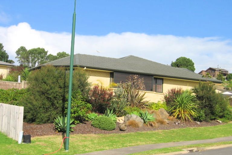Photo of property in 149 Roberta Crescent, Orewa, 0931
