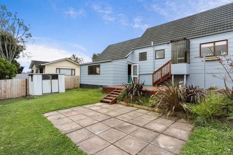 Photo of property in 9 Peterhouse Place, West Harbour, Auckland, 0618
