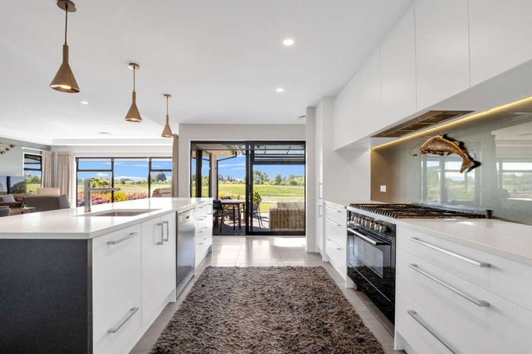 Photo of property in 28 Te Haunui Lane, Pegasus, 7612