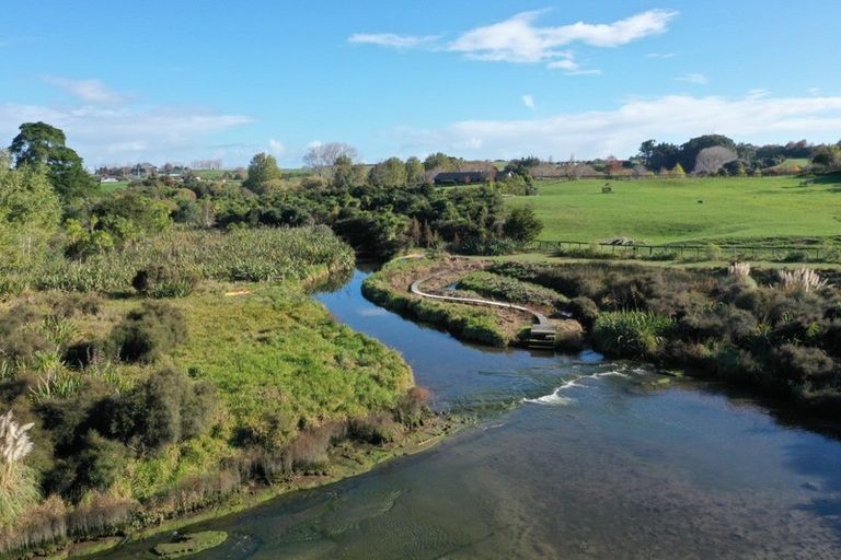 Photo of property in 126 Blackbridge Road, Karaka, Papakura, 2580