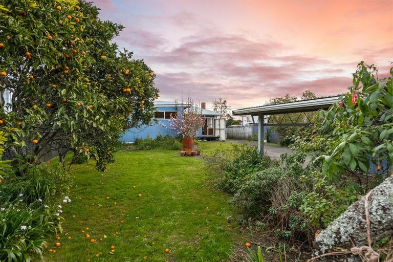 Photo of property in 7 Abbotleigh Avenue, Te Atatu Peninsula, Auckland, 0610