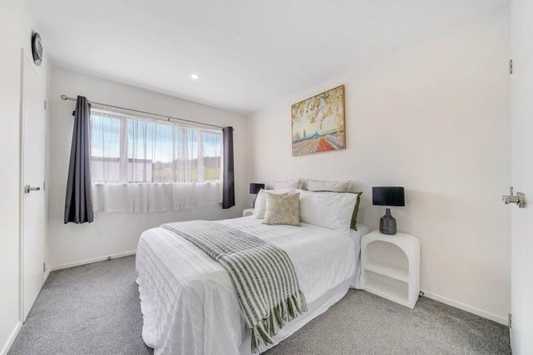 Photo of property in 2 Creekside Way, Flat Bush, Auckland, 2019