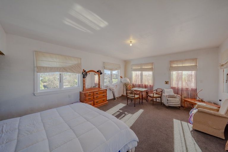 Photo of property in 69 Charlotte Street, Takapau, 4203