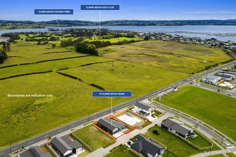 Photo of property in 75 Clarks Beach Road, Clarks Beach, 2122