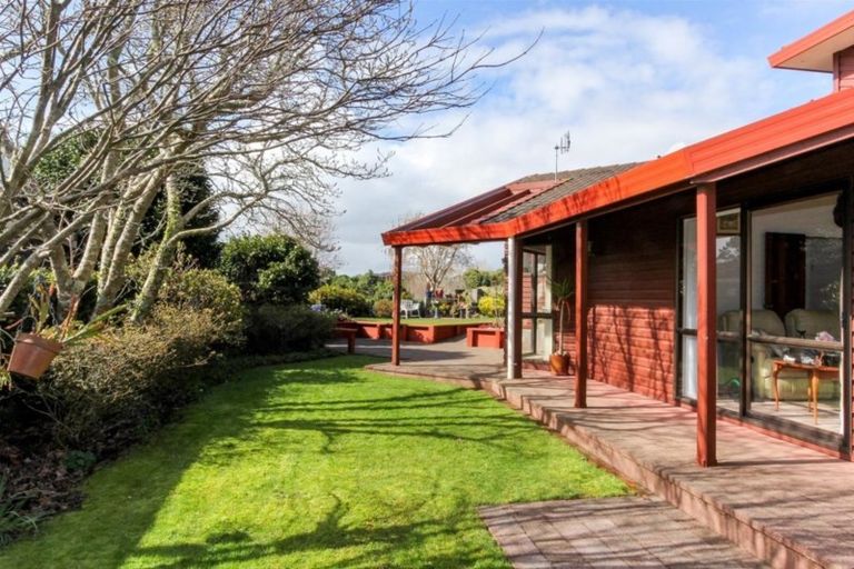 Photo of property in 62 Karina Road, Merrilands, New Plymouth, 4312
