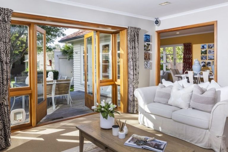 Photo of property in 100 Brookside Terrace, Bryndwr, Christchurch, 8053