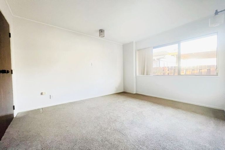 Photo of property in 2/27 Aberfeldy Avenue, Highland Park, Auckland, 2010